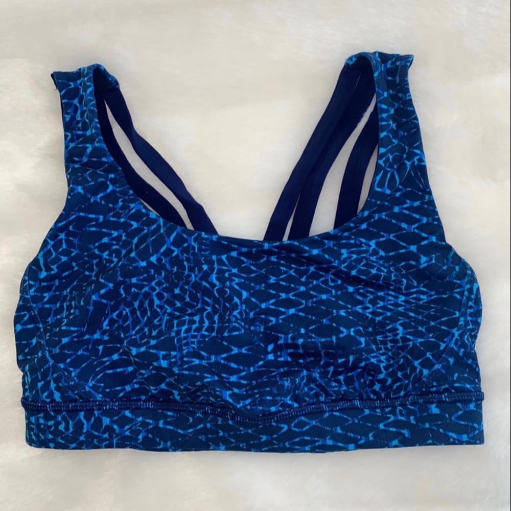 Lululemon Sports Bra - size 6!